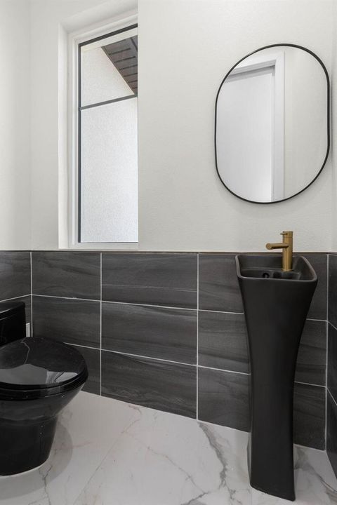 56-web-or-mls-116 Longview Way N-53