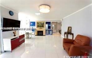 В аренду: $3,100 (2 спален, 2 ванн, 1360 Квадратных фут)