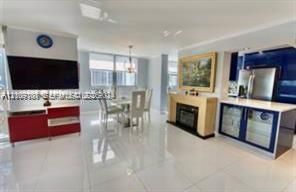 В аренду: $3,100 (2 спален, 2 ванн, 1360 Квадратных фут)