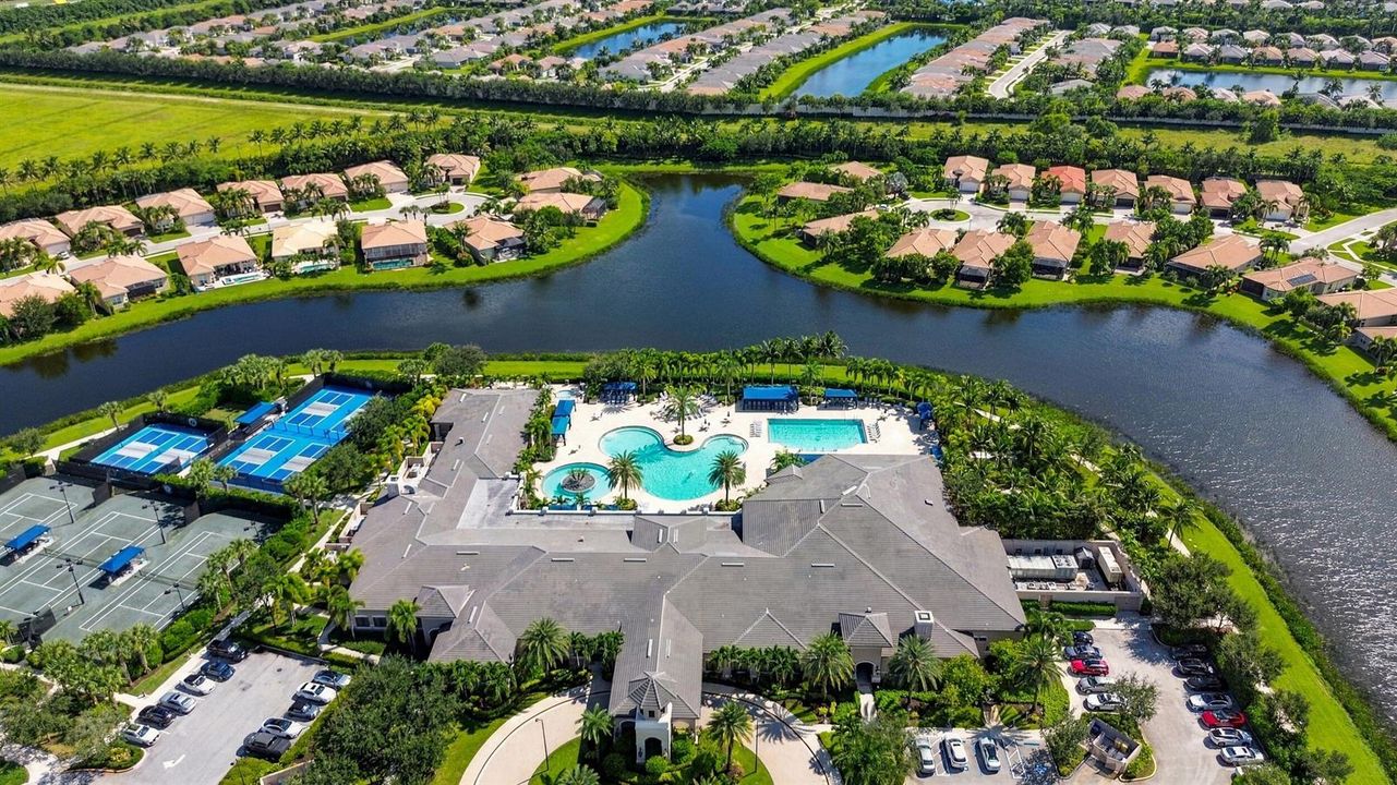 Valencia Cove Pools