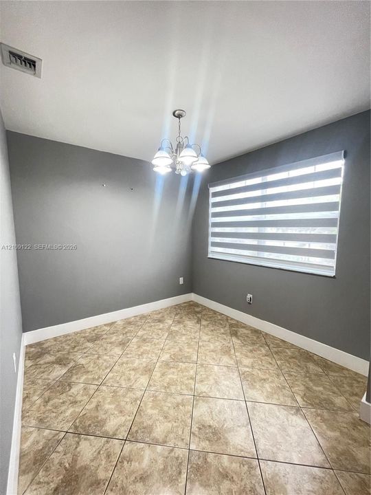 For Rent: $2,000 (1 beds, 1 baths, 735 Square Feet)