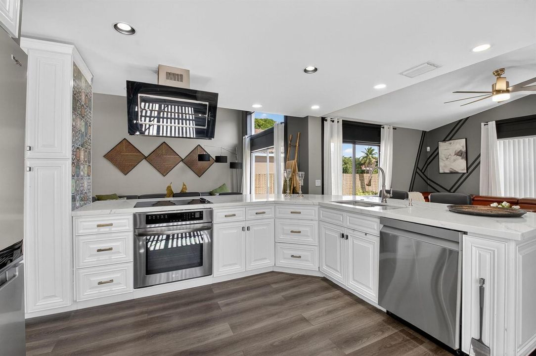 STAINLESS STEEL APPLIANCES