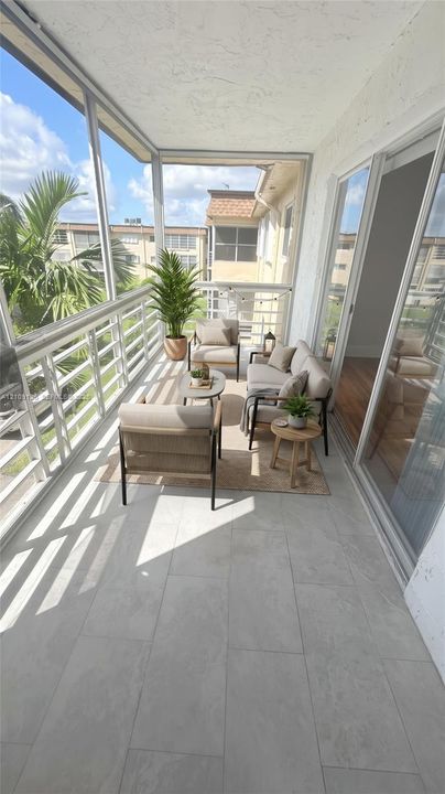 В аренду: $1,800 (2 спален, 2 ванн, 994 Квадратных фут)