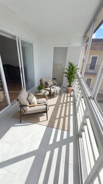 В аренду: $1,800 (2 спален, 2 ванн, 994 Квадратных фут)