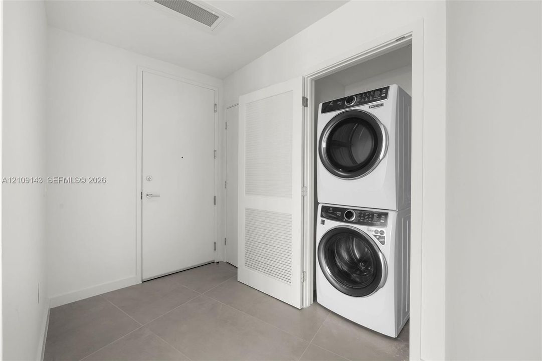 Full-sized laundry