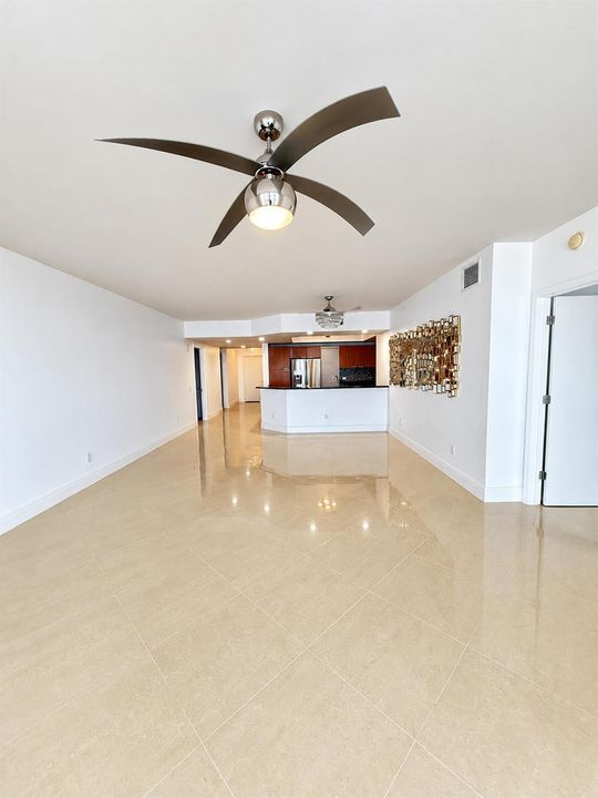 OPEN GRAND ROOM