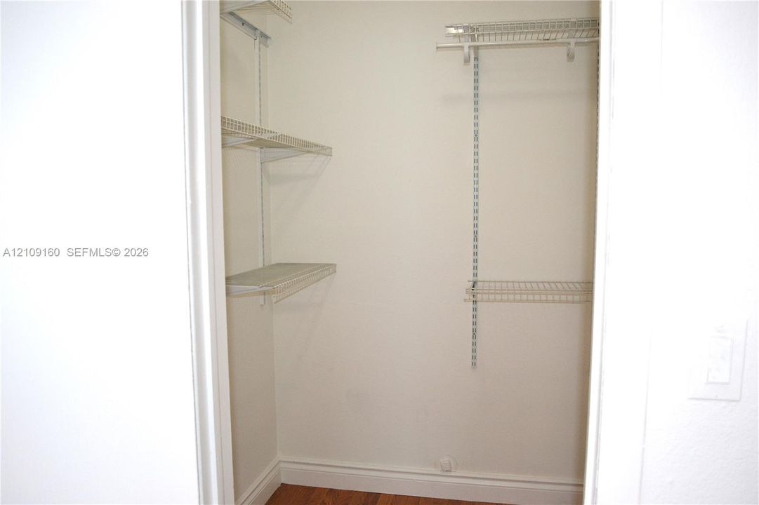В аренду: $1,950 (2 спален, 1 ванн, 784 Квадратных фут)