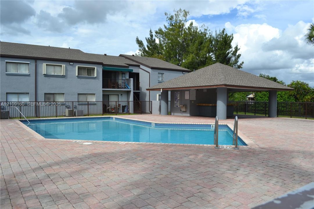 В аренду: $1,950 (2 спален, 1 ванн, 784 Квадратных фут)