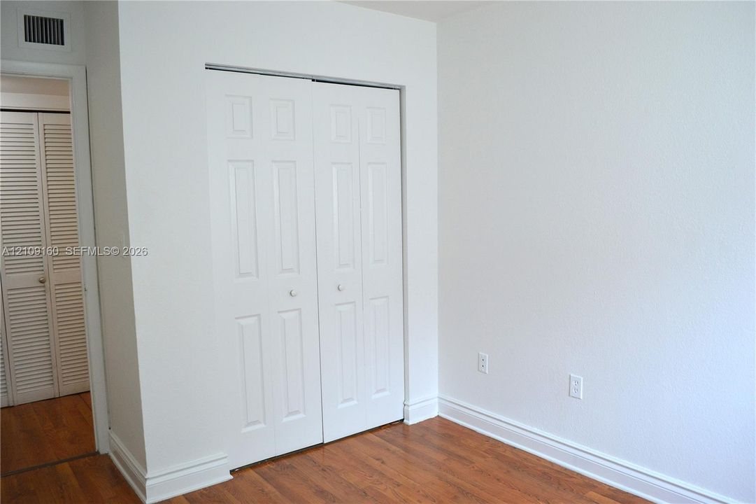 В аренду: $1,950 (2 спален, 1 ванн, 784 Квадратных фут)