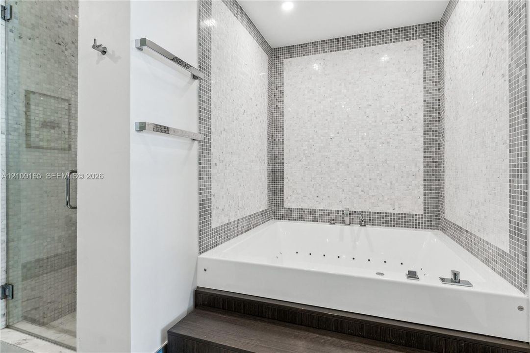 В аренду: $6,500 (2 спален, 2 ванн, 1237 Квадратных фут)