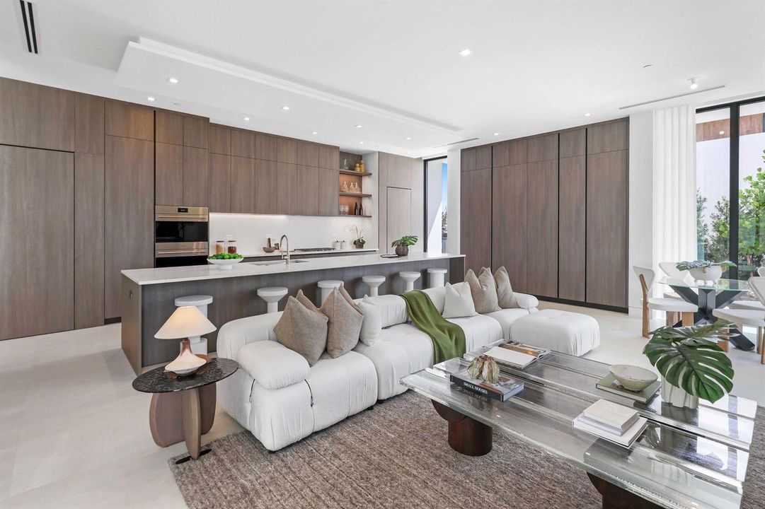 Kitchen Family Room