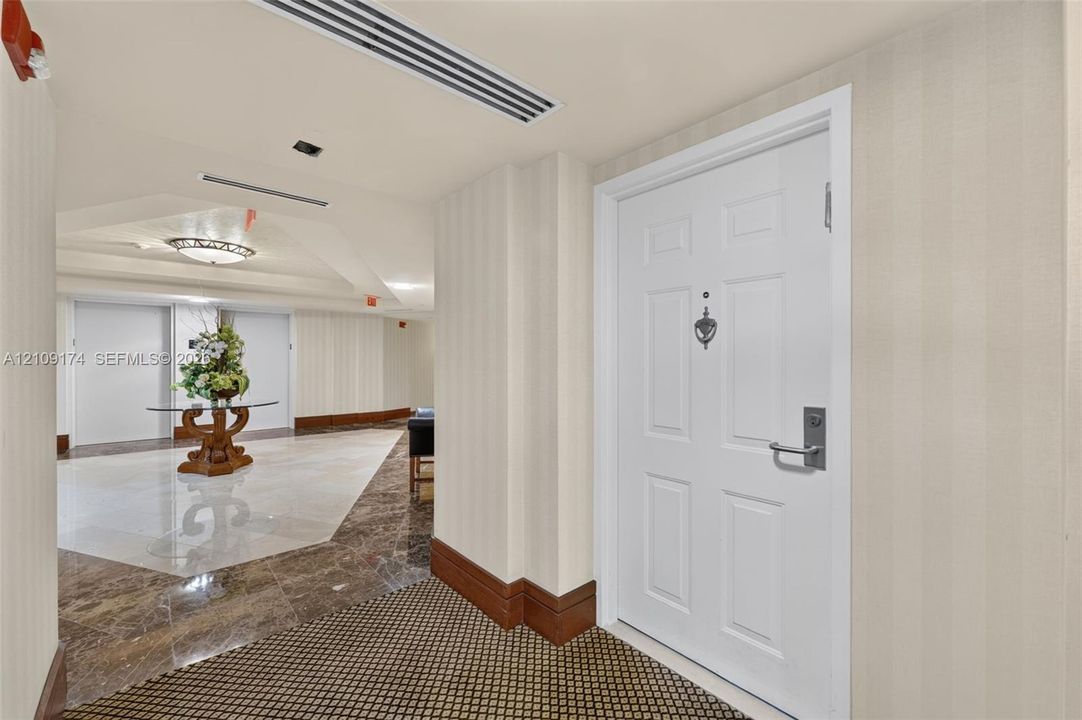 В аренду: $2,450 (1 спален, 1 ванн, 860 Квадратных фут)