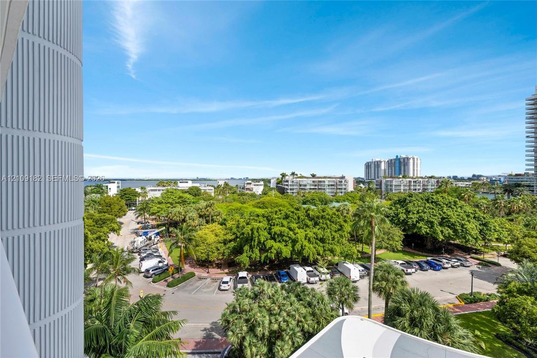 En Venta: $2,699,000 (3 camas, 3 baños, 2388 Pies cuadrados)