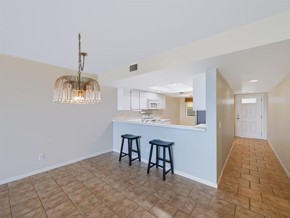 Dining/Kitchen