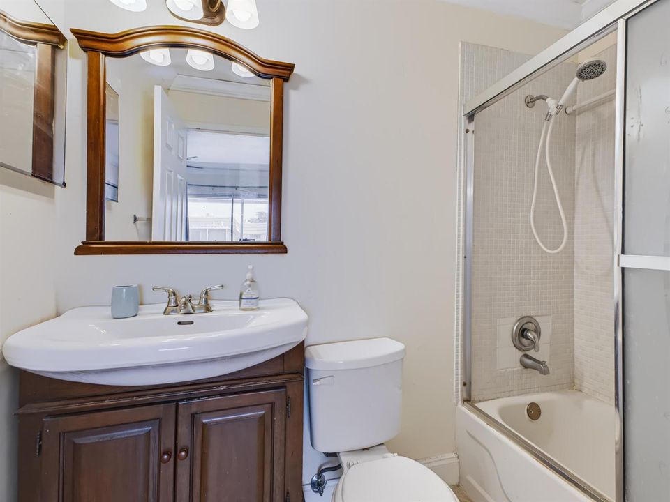 Full Bathroom