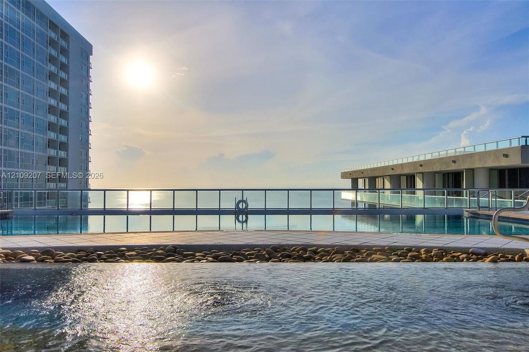 В аренду: $5,500 (1 спален, 1 ванн, 757 Квадратных фут)