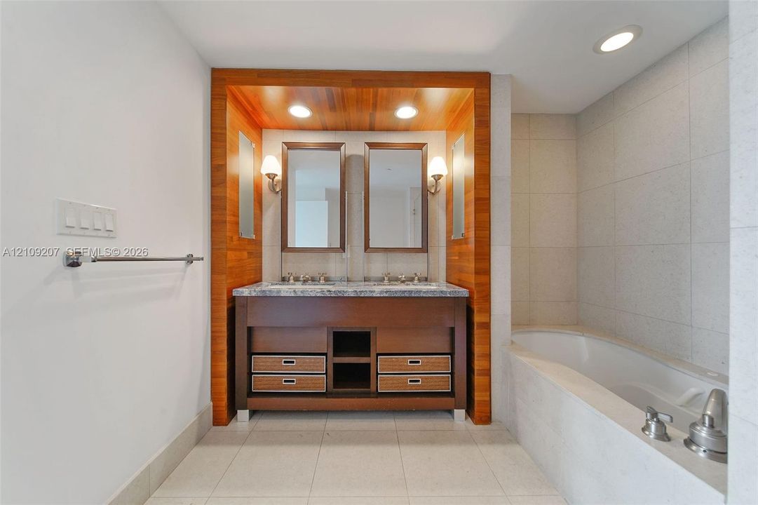 В аренду: $5,500 (1 спален, 1 ванн, 757 Квадратных фут)