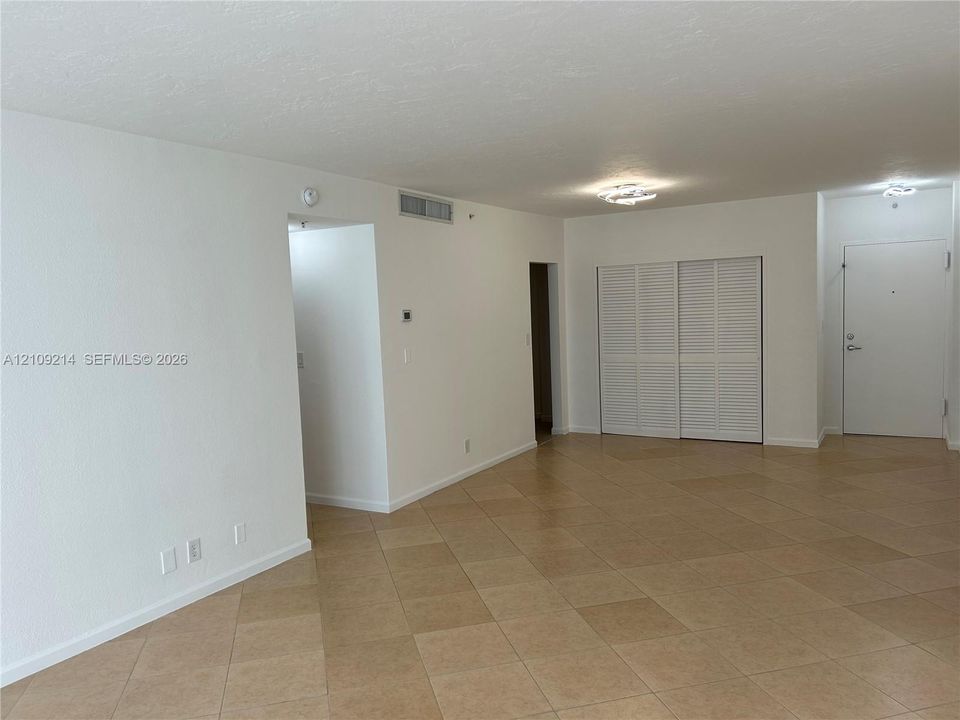 В аренду: $2,800 (1 спален, 1 ванн, 883 Квадратных фут)