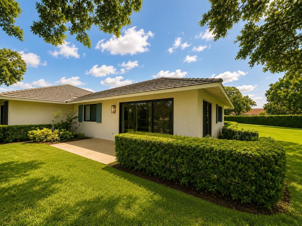 908 Club Drive