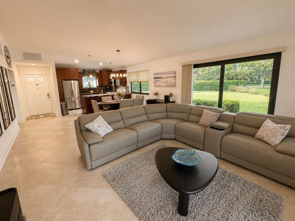 908 Club Drive