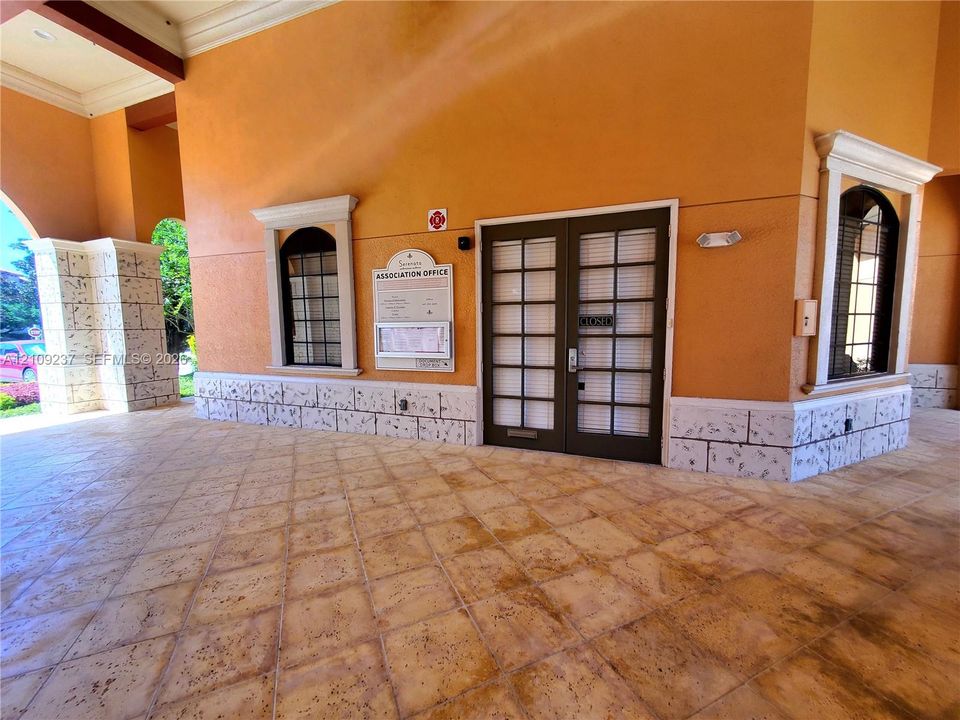На продажу: $234,900 (3 спален, 2 ванн, 1285 Квадратных фут)