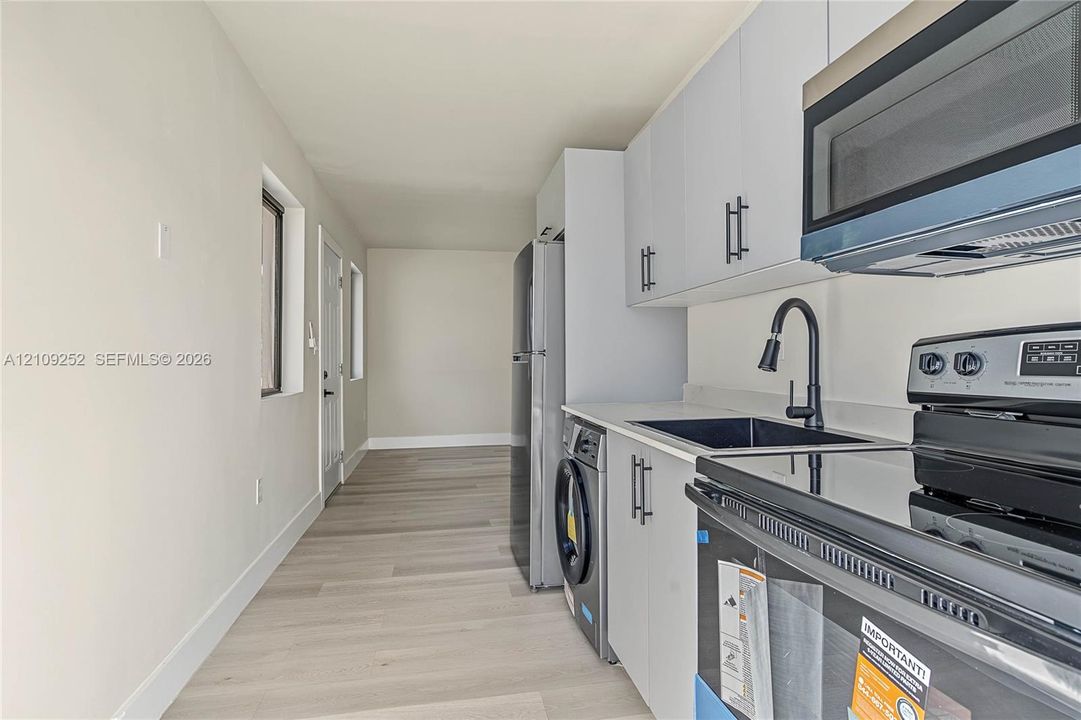 В аренду: $1,900 (1 спален, 1 ванн, 400 Квадратных фут)