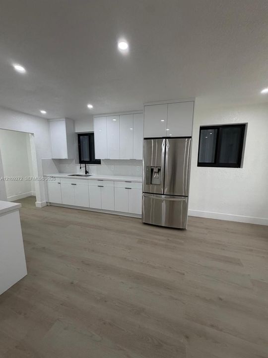 В аренду: $3,900 (3 спален, 2 ванн, 1396 Квадратных фут)