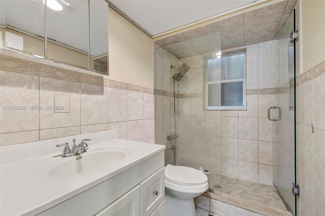 En Venta: $215,000 (1 camas, 1 baños, 806 Pies cuadrados)