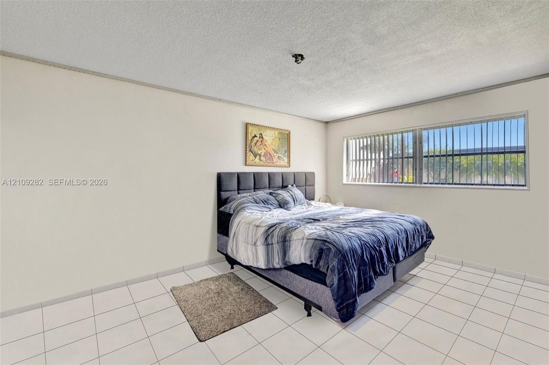 En Venta: $215,000 (1 camas, 1 baños, 806 Pies cuadrados)