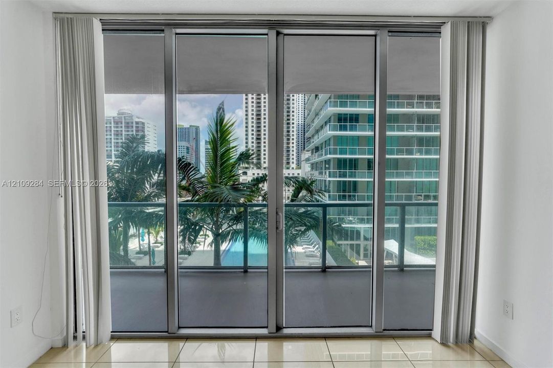 For Sale: $539,000 (2 beds, 2 baths, 1100 Square Feet)