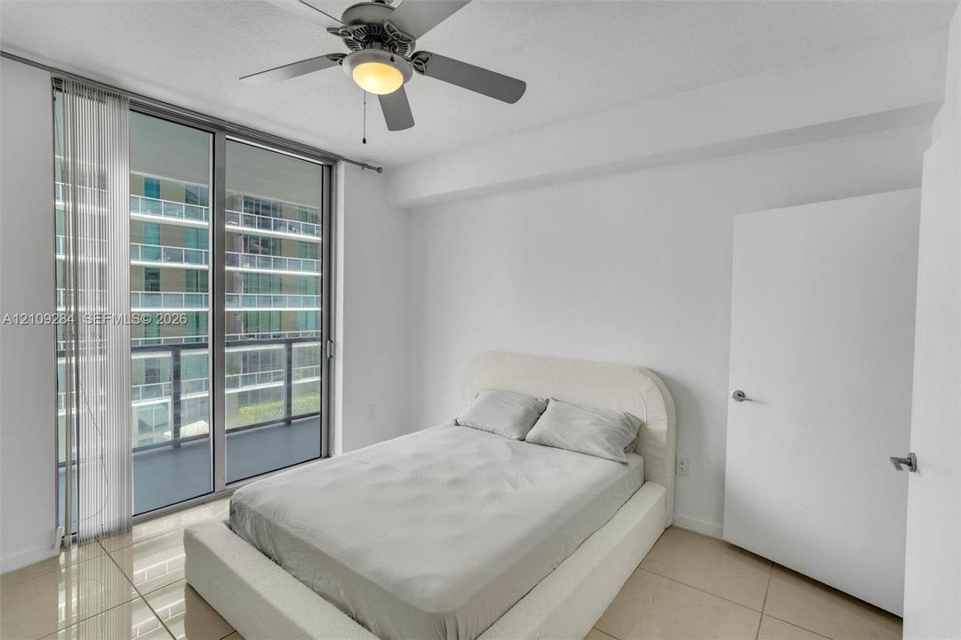 For Sale: $539,000 (2 beds, 2 baths, 1100 Square Feet)