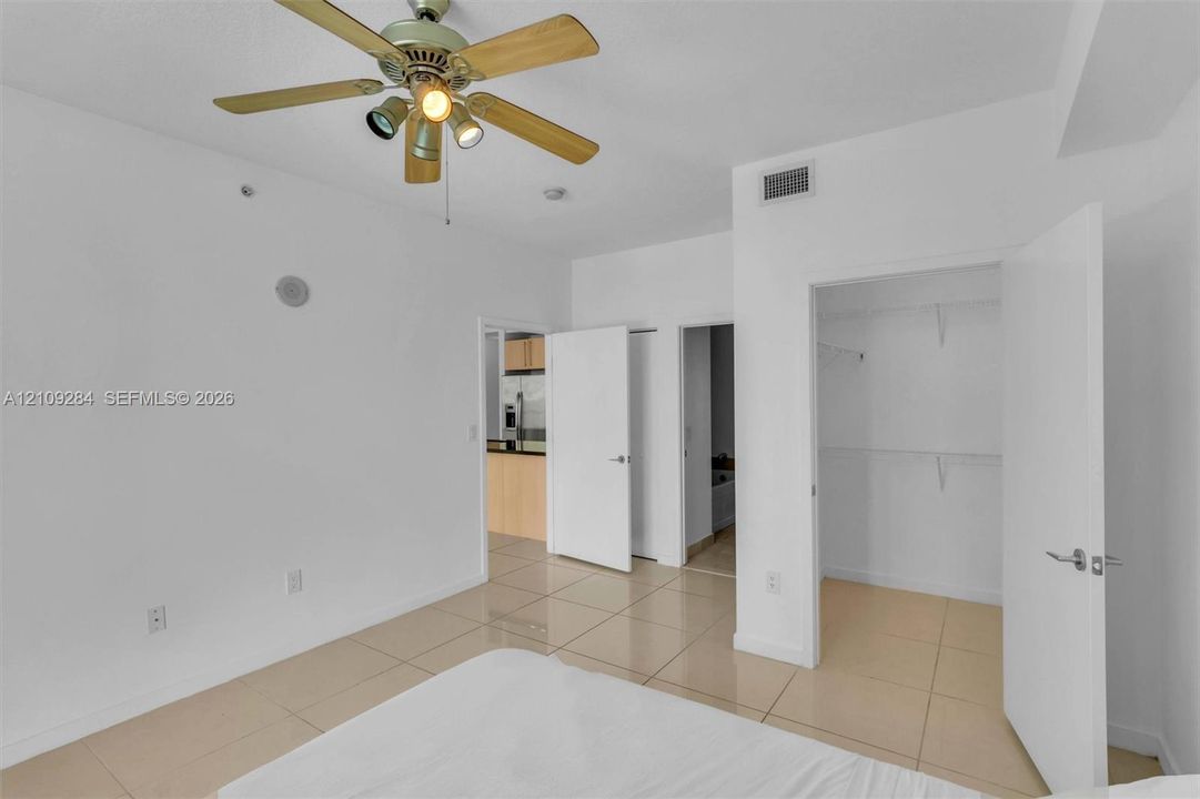 For Sale: $539,000 (2 beds, 2 baths, 1100 Square Feet)