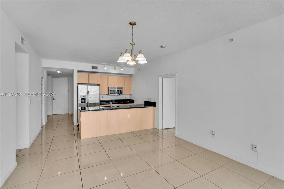 For Sale: $539,000 (2 beds, 2 baths, 1100 Square Feet)