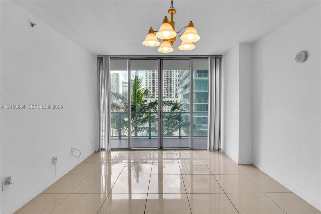 For Sale: $539,000 (2 beds, 2 baths, 1100 Square Feet)
