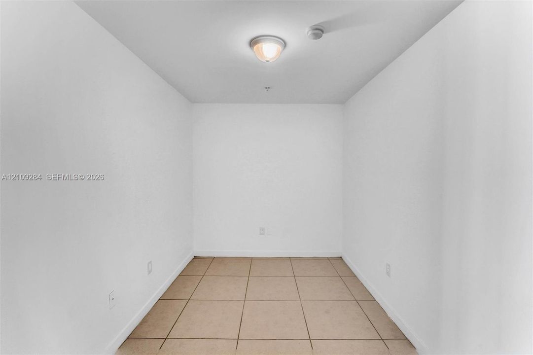 For Sale: $539,000 (2 beds, 2 baths, 1100 Square Feet)