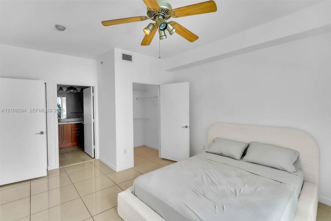 For Sale: $539,000 (2 beds, 2 baths, 1100 Square Feet)