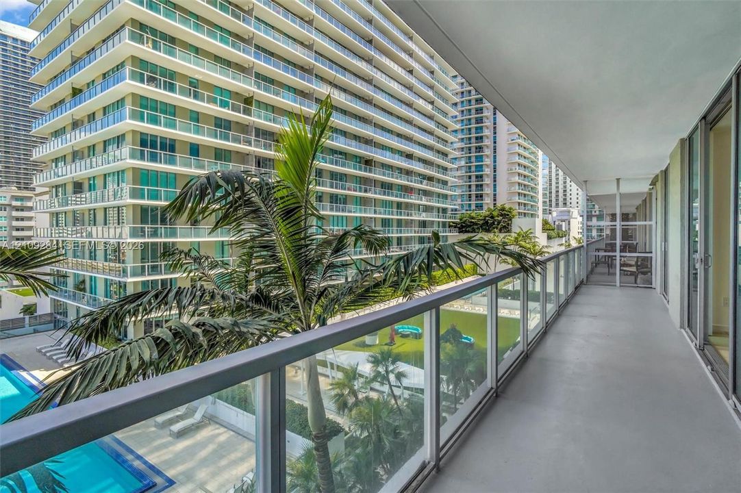 For Sale: $539,000 (2 beds, 2 baths, 1100 Square Feet)