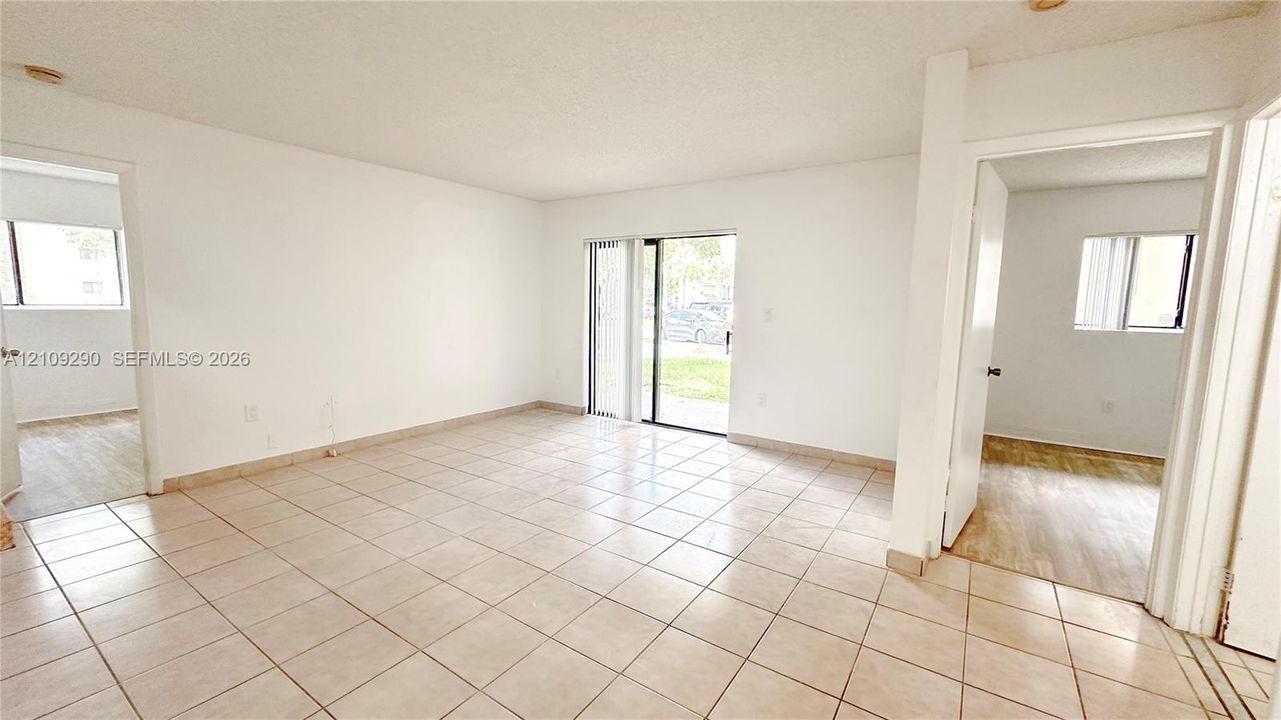 For Rent: $2,100 (2 beds, 2 baths, 1016 Square Feet)