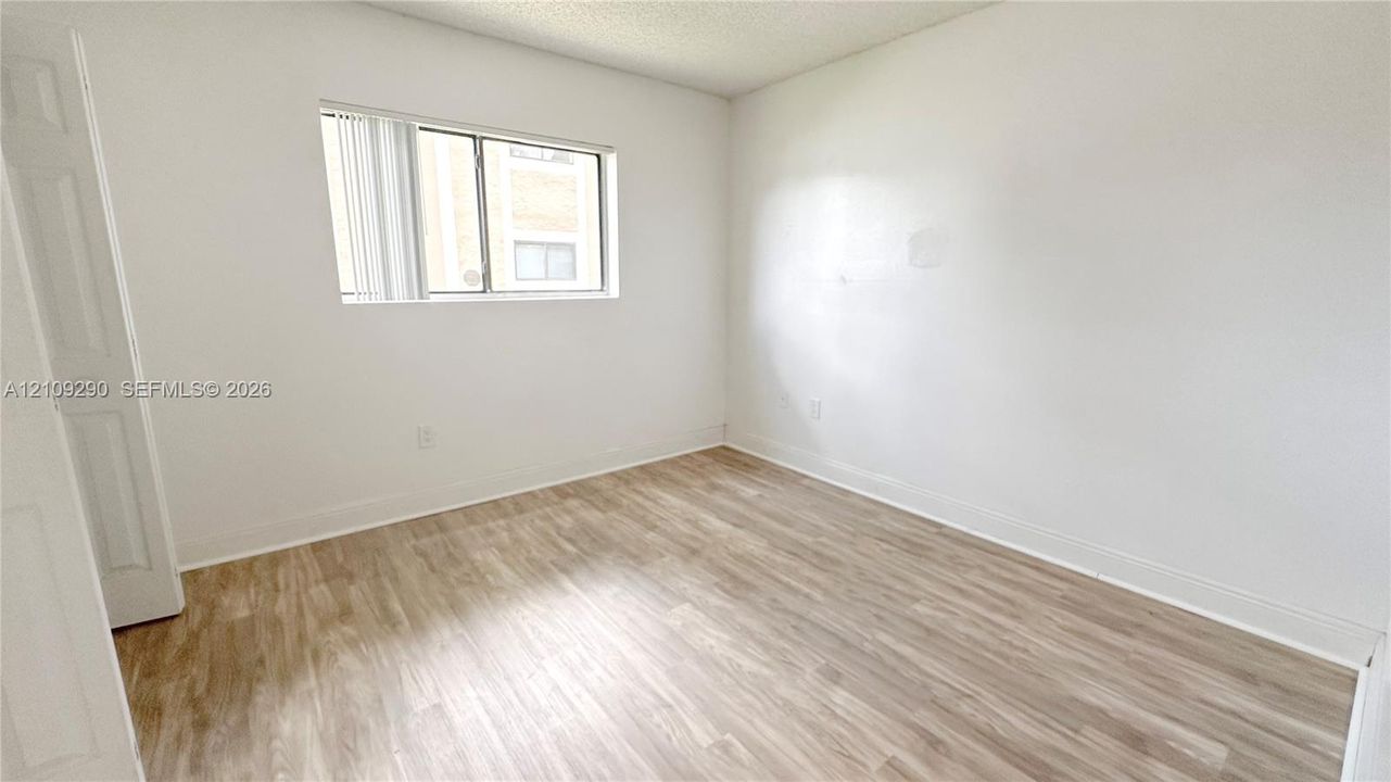 For Rent: $2,100 (2 beds, 2 baths, 1016 Square Feet)