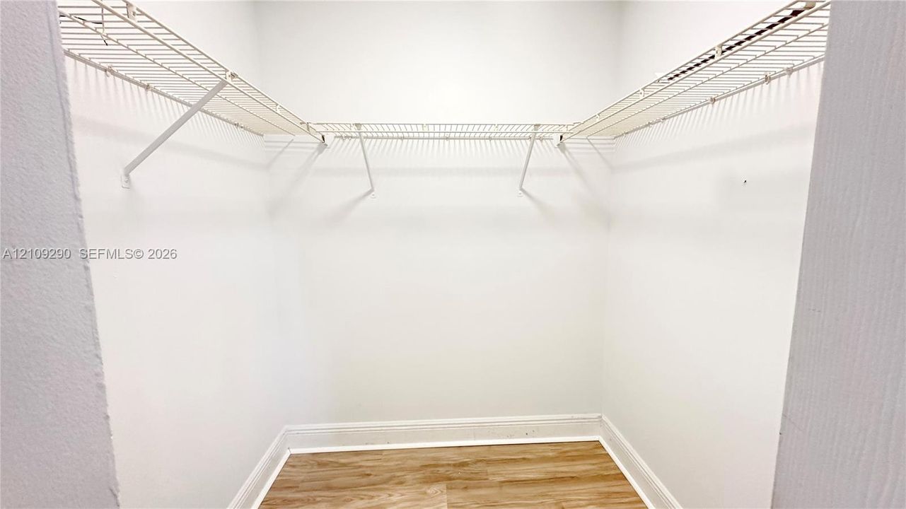 For Rent: $2,100 (2 beds, 2 baths, 1016 Square Feet)