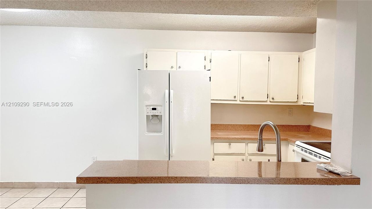 For Rent: $2,100 (2 beds, 2 baths, 1016 Square Feet)