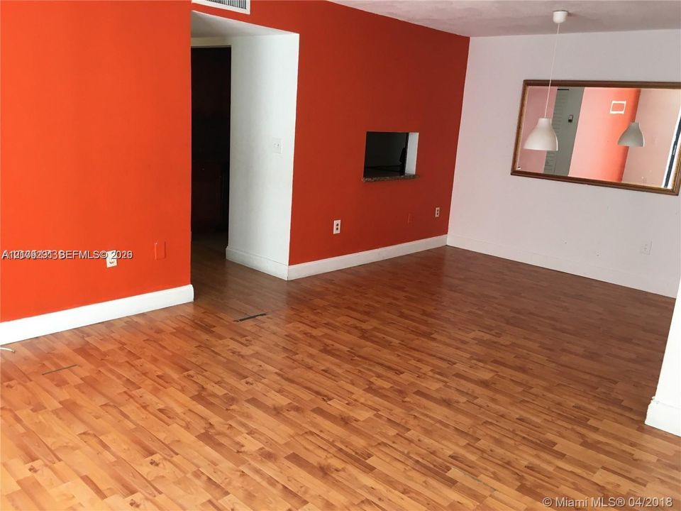 For Rent: $2,950 (2 beds, 2 baths, 875 Square Feet)