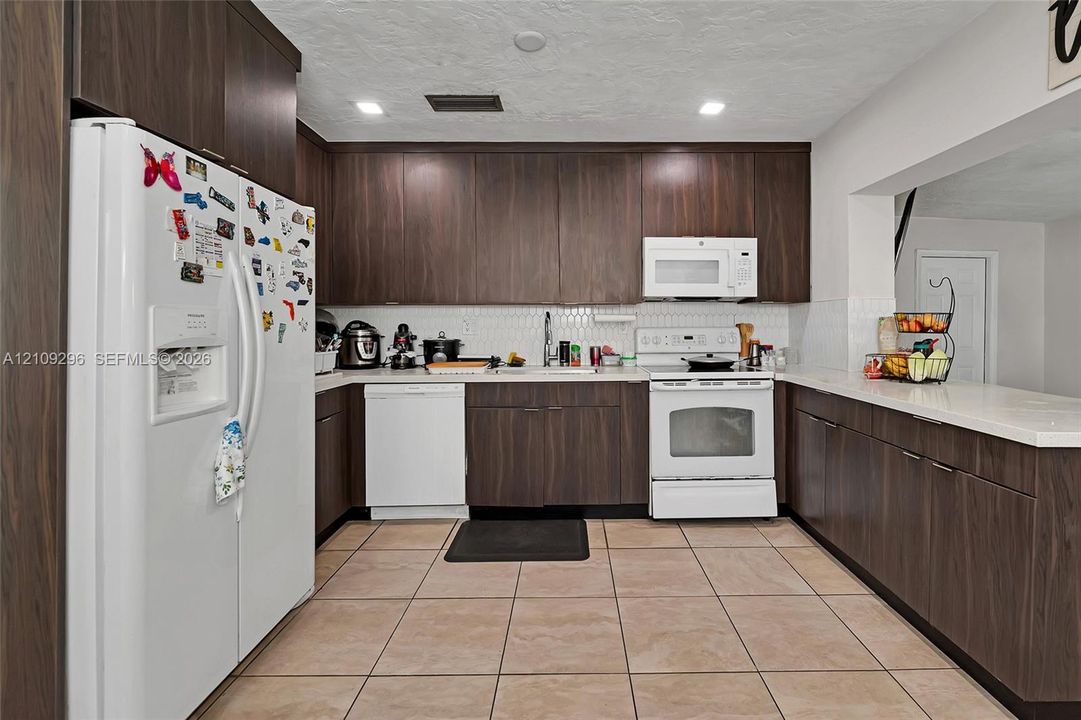 3/2 Kitchen