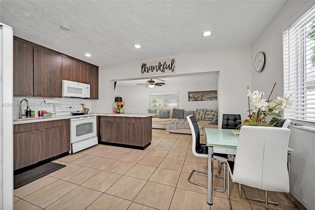 3/2 Kitchen