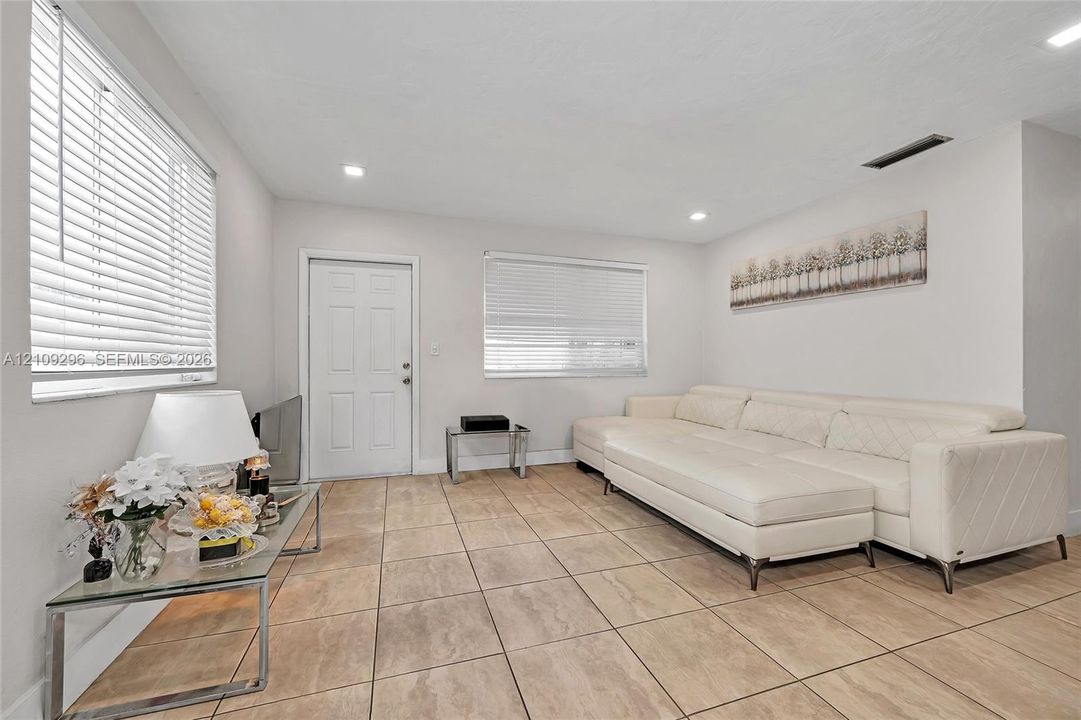 3/2 Living Room