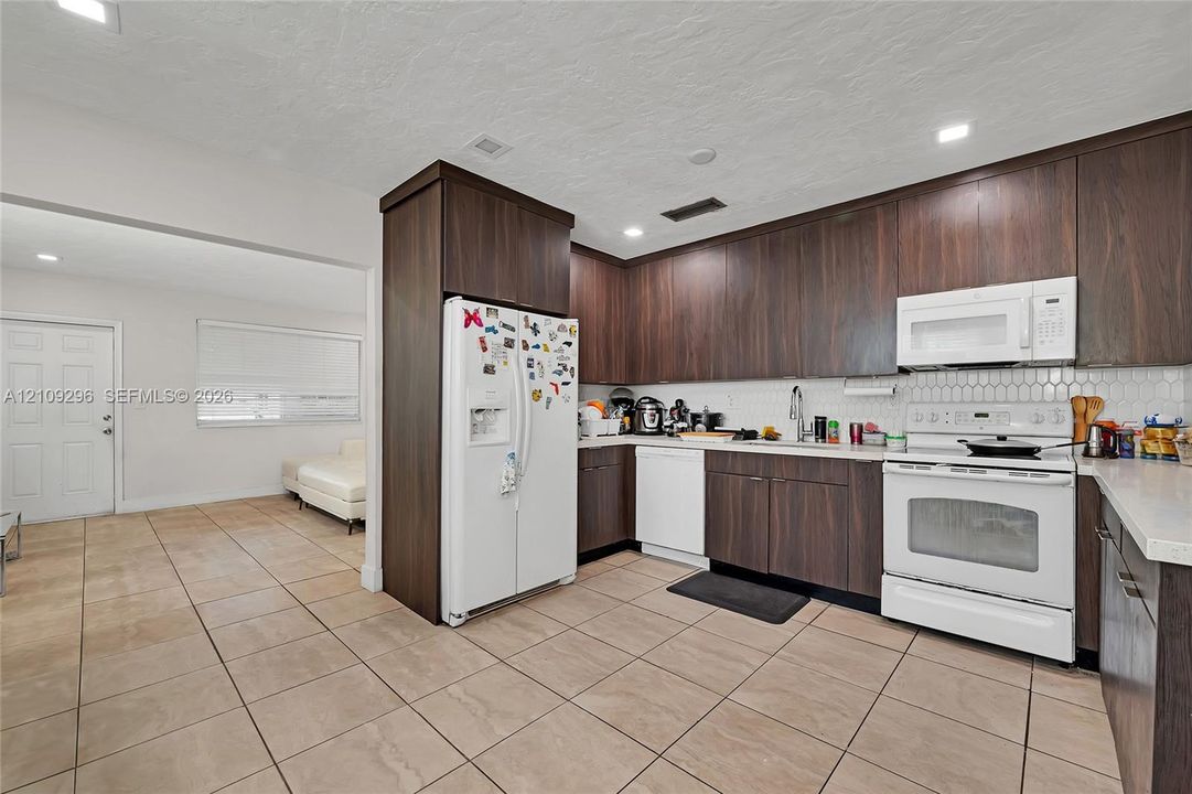 3/2 Kitchen
