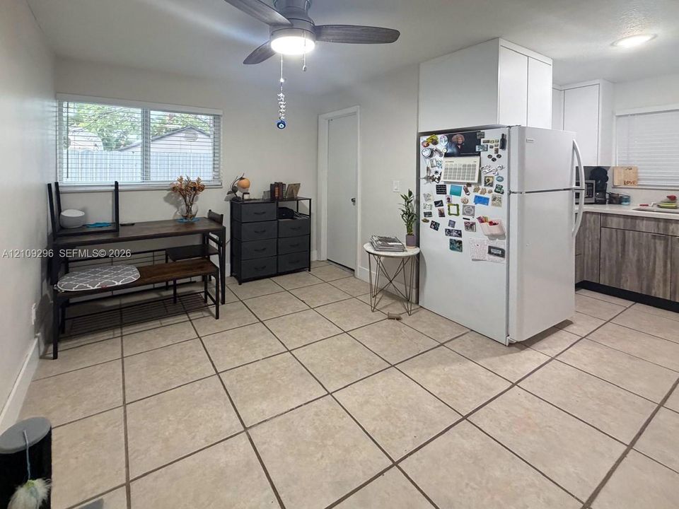1/1Living/Dining/Kitchen