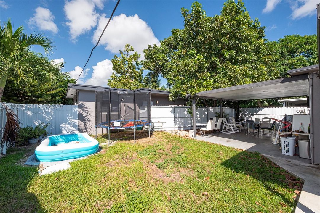 3/2 Backyard