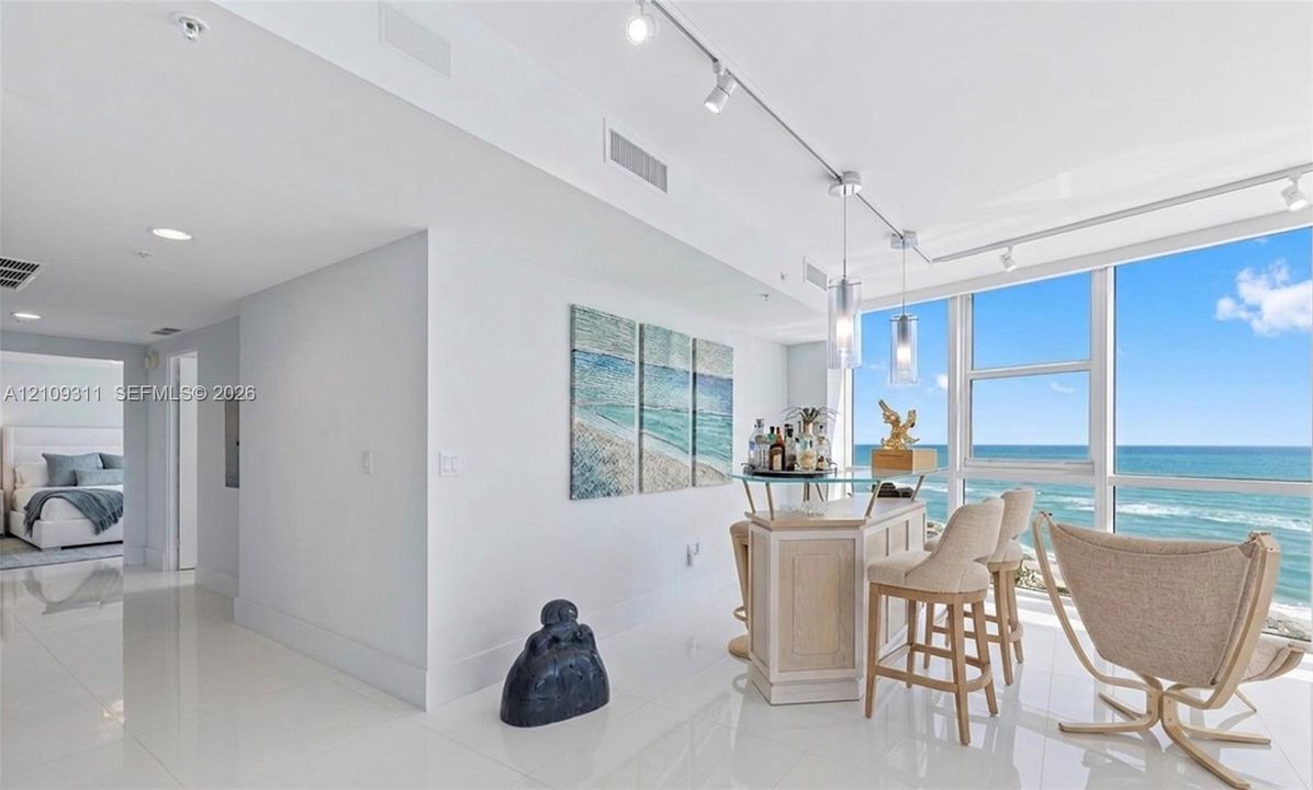 For Sale: $3,875,000 (3 beds, 3 baths, 4045 Square Feet)