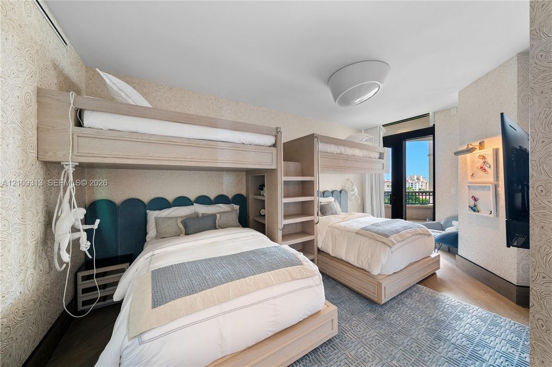 En Venta: $19,900,000 (4 camas, 4 baños, 4738 Pies cuadrados)